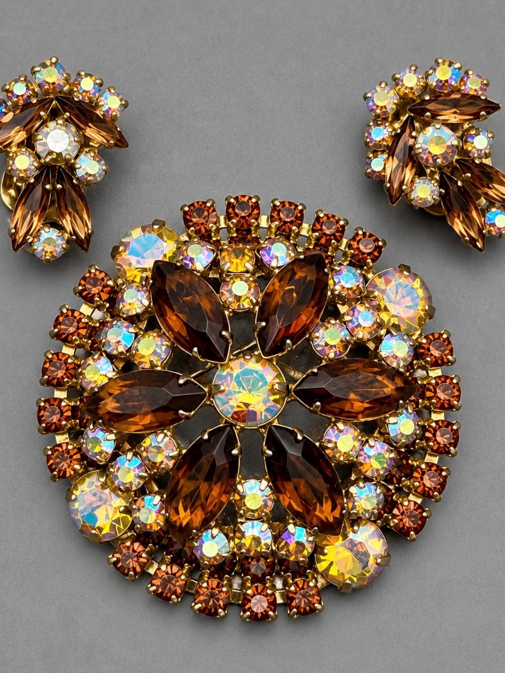 Vintage Incredible Brown Crystal Floral Brooch and Earring Set #cz352